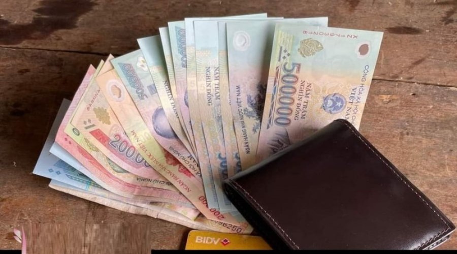 Chiêm bao nhặt ví tiền ngay trong nhà thể hiện thành công sắp đến